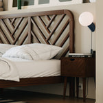 Dunkles Holz